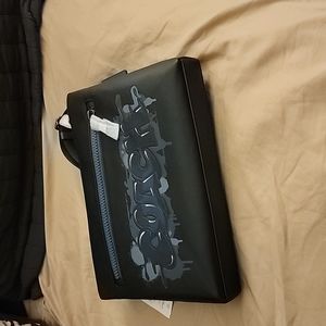 Coach crossbody pocketbook